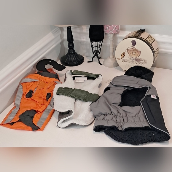 2 Dog Winter Jackets and 1 Dog Rain Jacket Size Small NWT - Picture 2 of 12